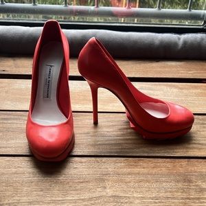 Camilla Skovgaard London orange pumps